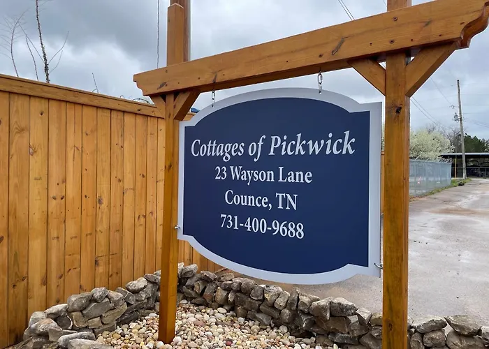 Cottages Of Pickwick-121