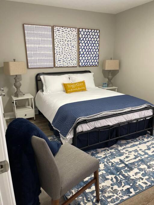 Of Pickwick-121 Apartment *